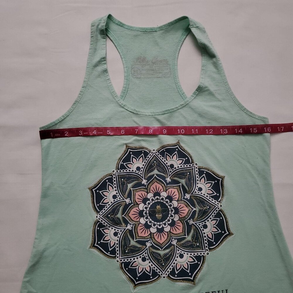 Lily Grace Women's Bee Calm Bee Grateful Tank Top Mint Green Size Medium - Picture 10 of 11
